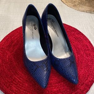 NEW Christian Siriano blue snake skin heels. Size 8